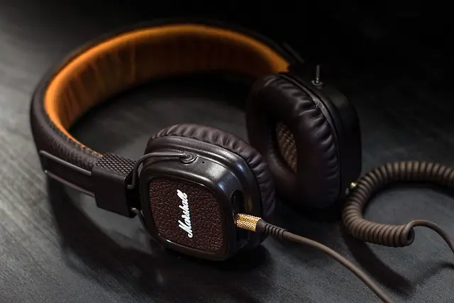 Cómo elegir los mejores auriculares para disfrutar de música