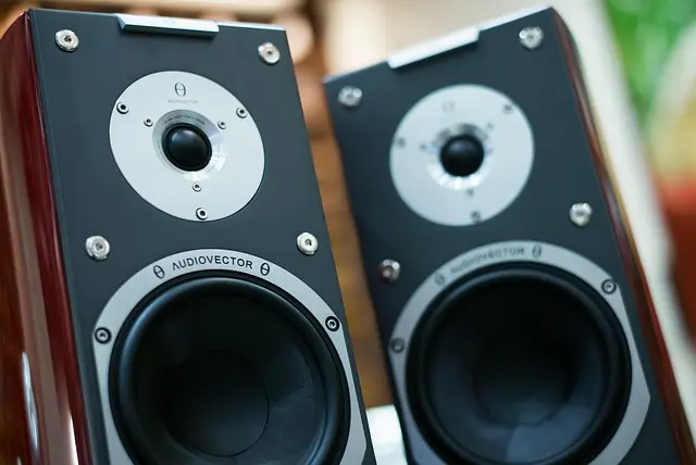 Cómo elegir el mejor sistema de sonido envolvente para tu hogar