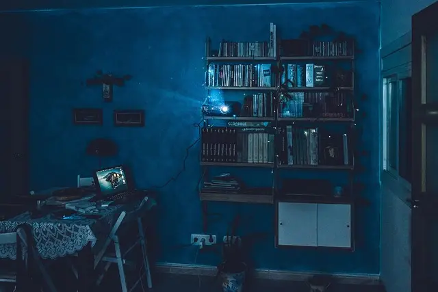 Cómo seleccionar el proyector ideal para tu cine en casa
