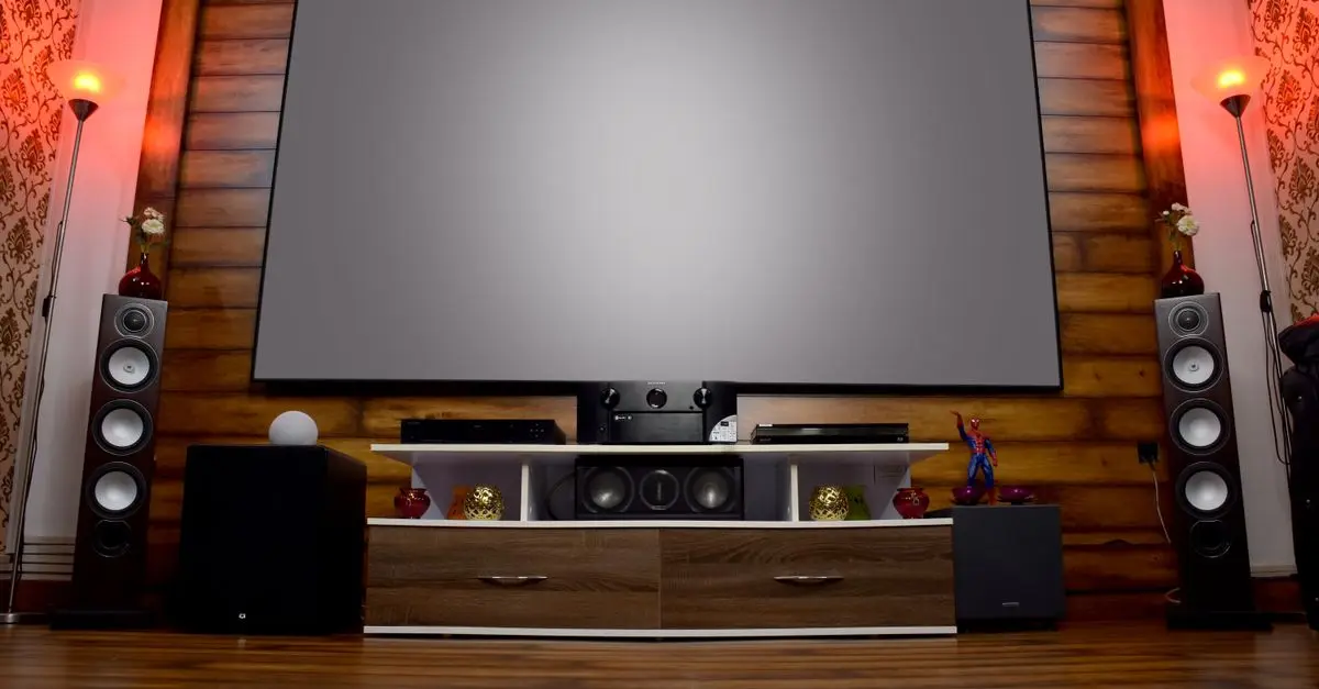 Cómo elegir el mejor sistema de sonido envolvente para tu hogar