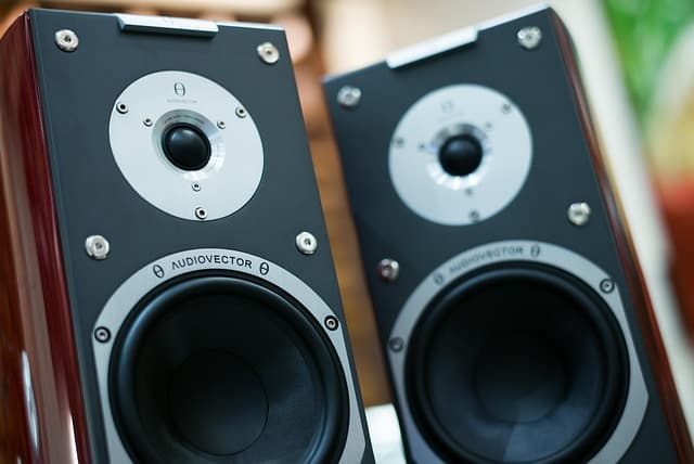 Cómo elegir el sistema de sonido perfecto para tu cine en casa
